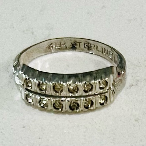 Sterling Silver Double Row Marcasite Band Ring, Size 6 - Picture 6 of 14